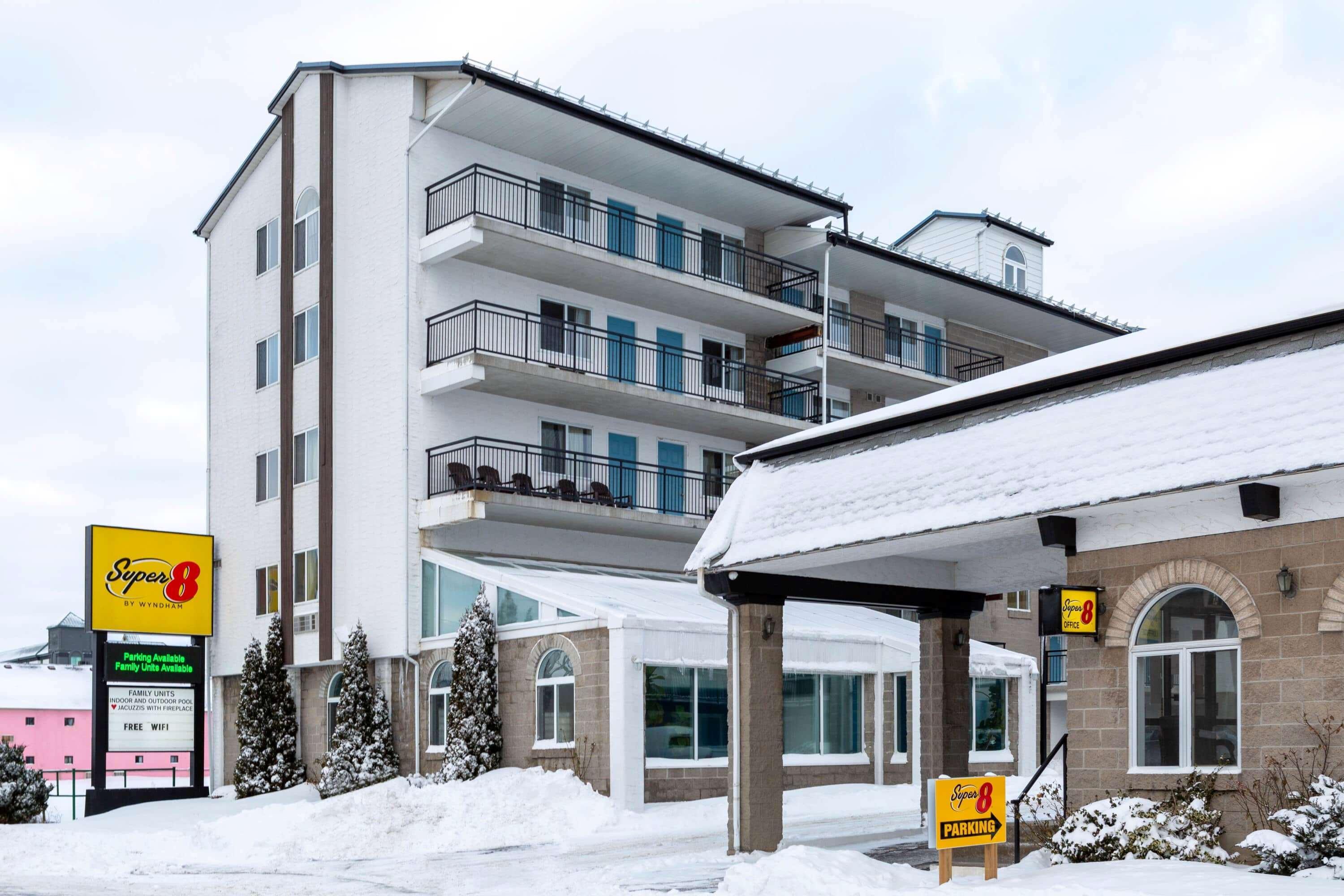 Super 8 By Wyndham Niagara Falls By The Falls Exterior foto
