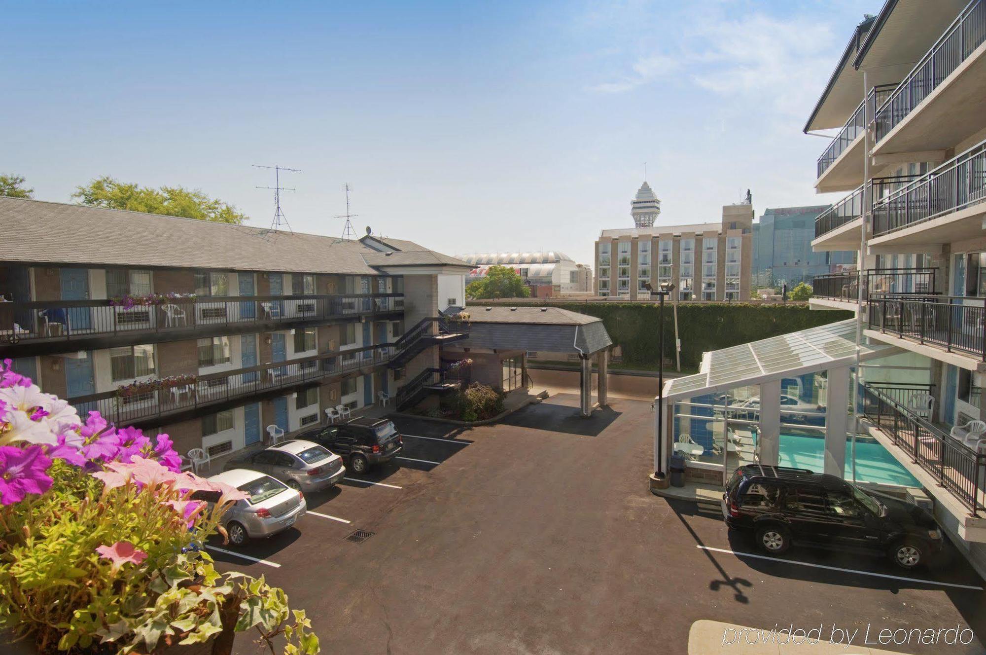 Super 8 By Wyndham Niagara Falls By The Falls Exterior foto