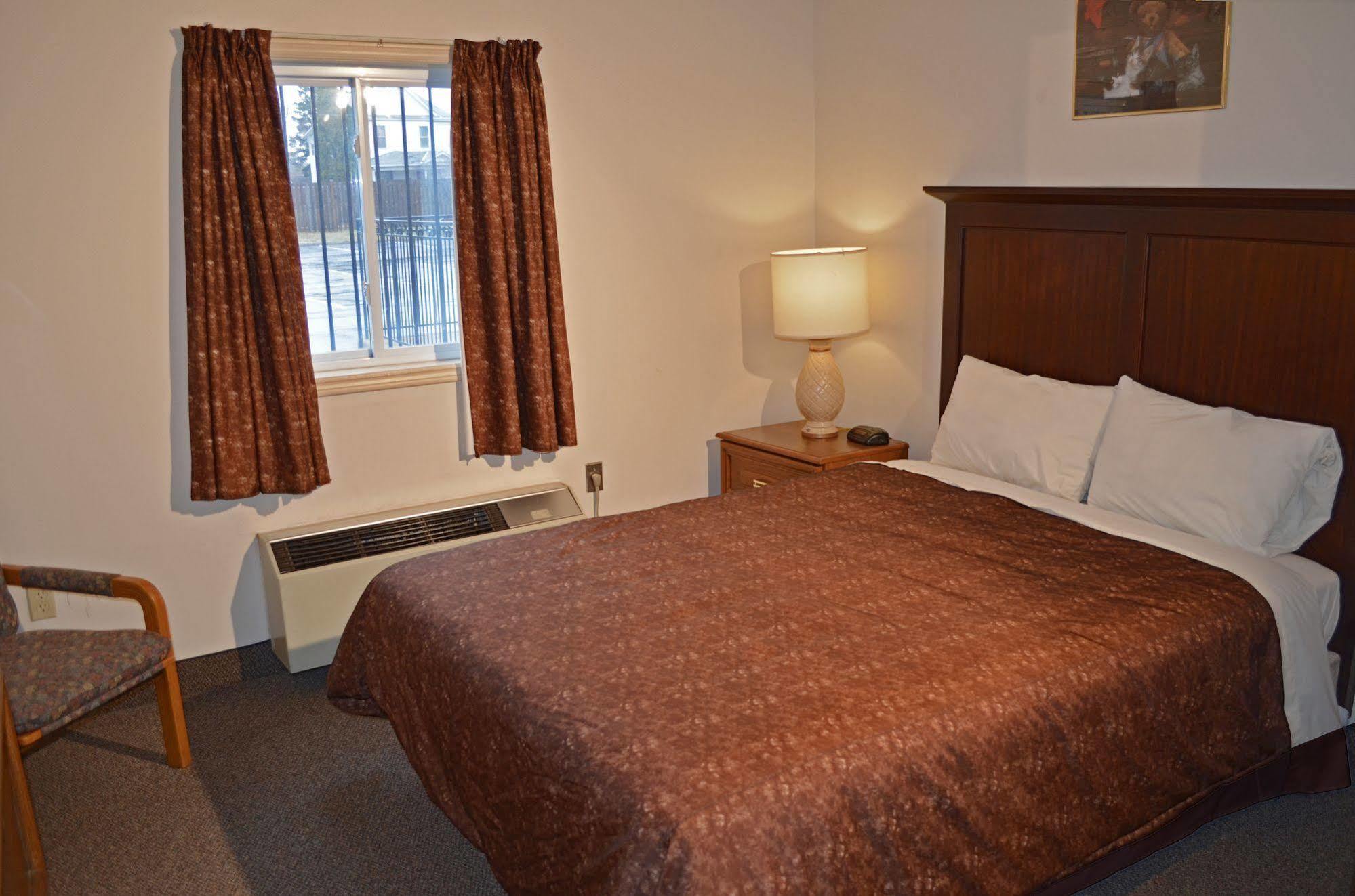Super 8 By Wyndham Niagara Falls By The Falls Exterior foto