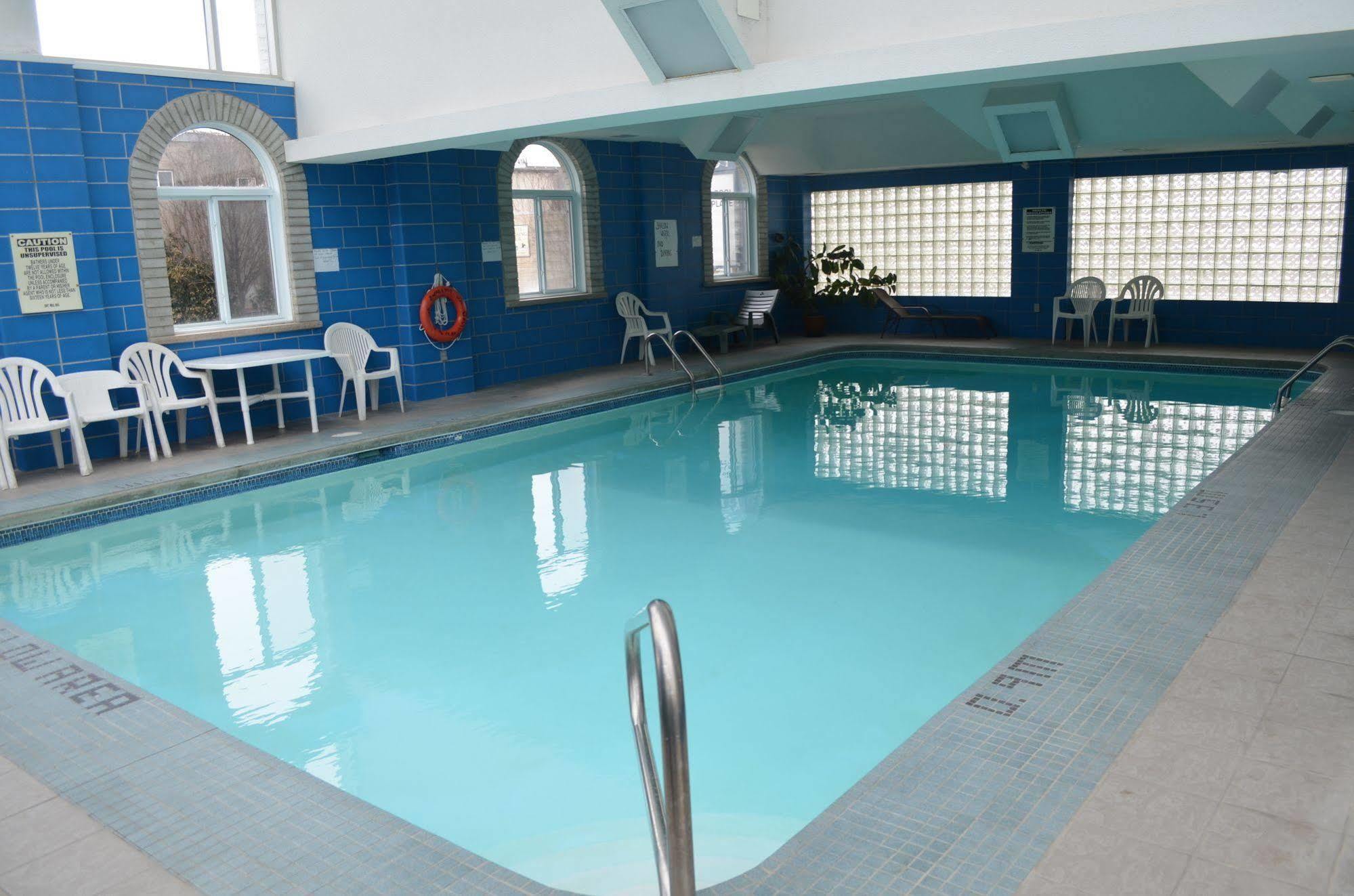 Super 8 By Wyndham Niagara Falls By The Falls Exterior foto